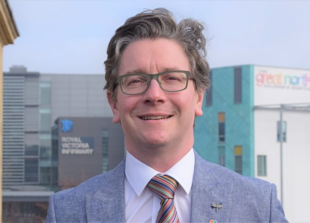 Mr Damian Holliman is a Consultant Neurosurgeon at the RVI's Neurosciences Centre where he specialises in neuro-oncology, skull base surgery and head injuries.