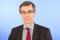 Mr James Talks is a Consultant Ophthalmologist specialising in macular degeneration and diabetic retinopathy