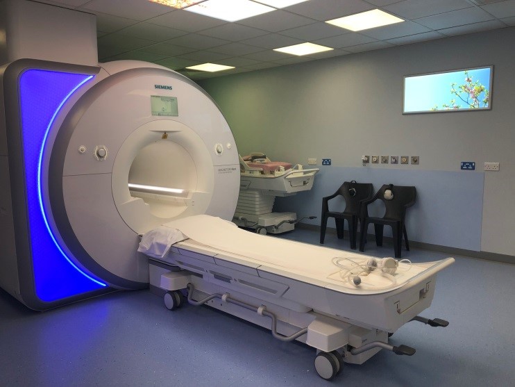 Wide, short bore MRI Scanner