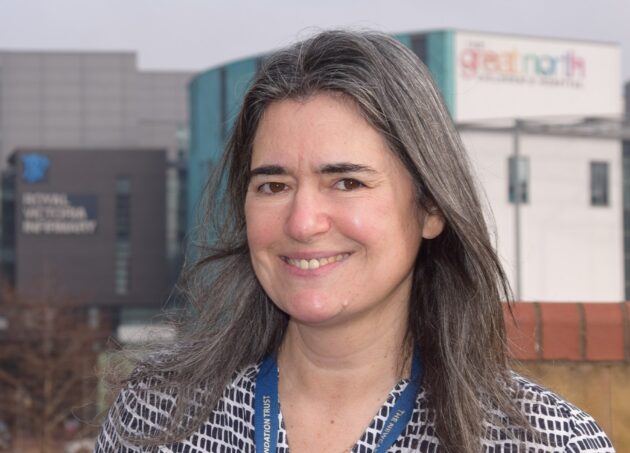 Dr Joanne Lewis is a Consultant Clinical Oncologist