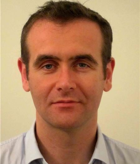 Mr Alan Connor is a Consultant Ophthalmologist