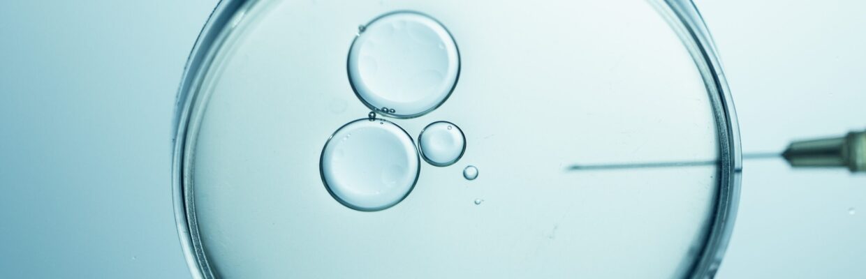 Syringe,And,Droplets,In,Petri,Dish,Symbolizing,Ivf,Treatment