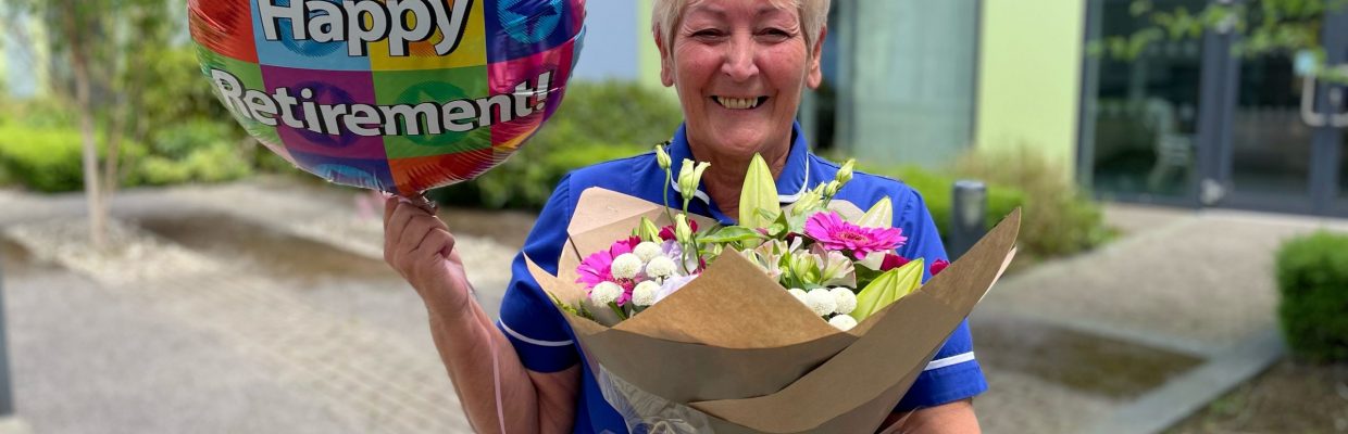 Specialist Nurse Linda Llewellyn retires